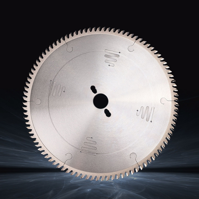 Le TCT industriel de lames de scie circulaire du diamètre 300mm antirouille pratique